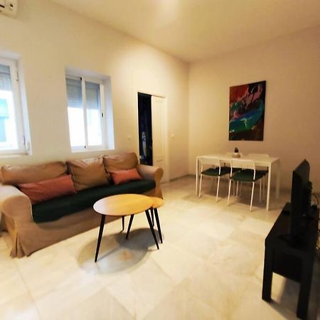 Enjoy Netflix Parking Segun Disponibilidad Apartment Seville Exterior photo